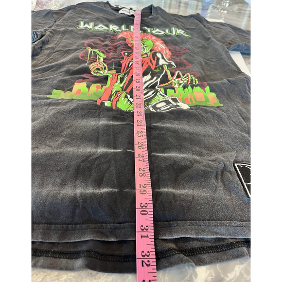 Reason World Tour SZ L Black Graphic T-Shirt NEW Neon Spray Paint Effect Unisex - Picture 7 of 9